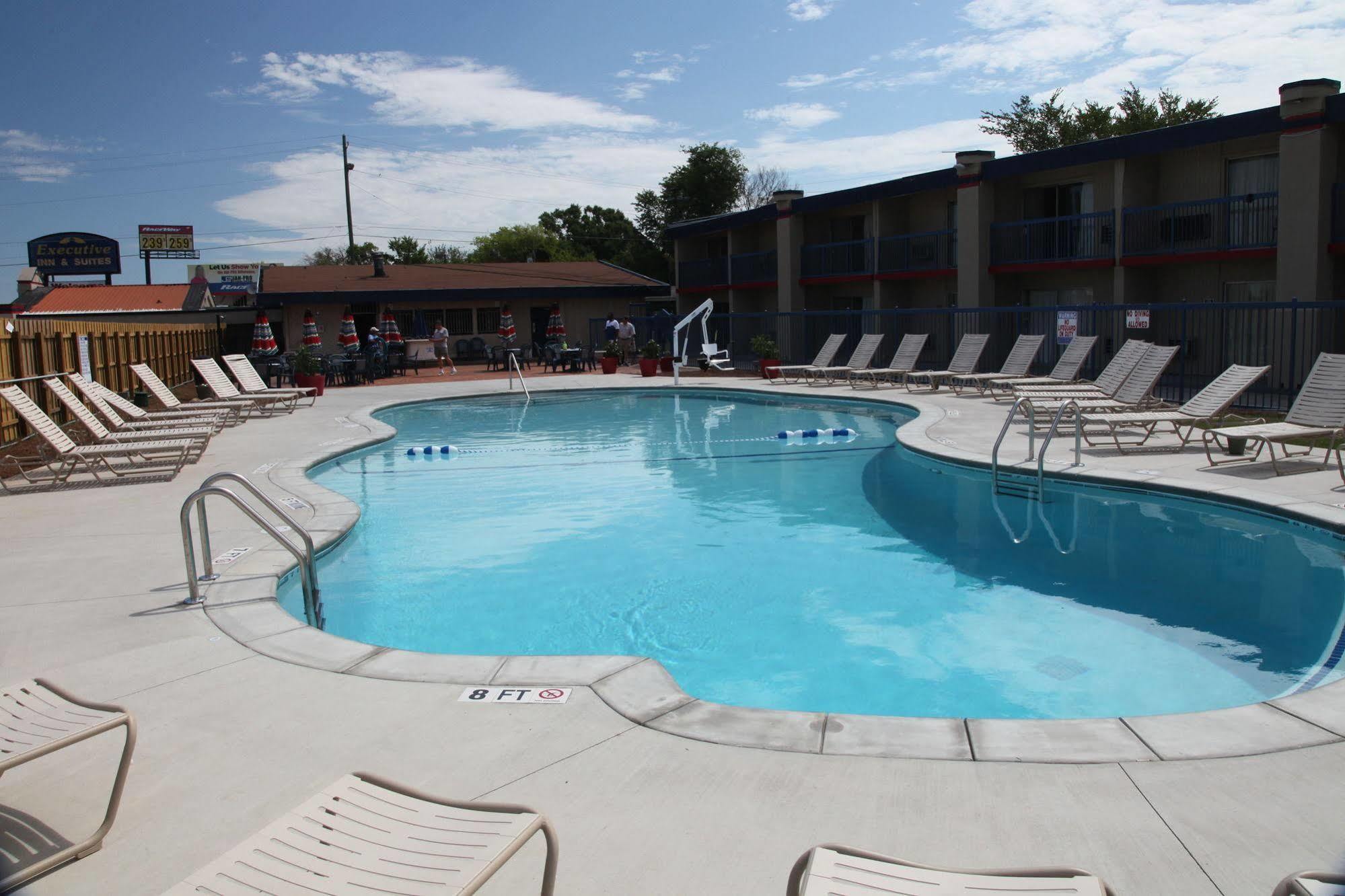 Executive Inn & Suites - Augusta Extérieur photo